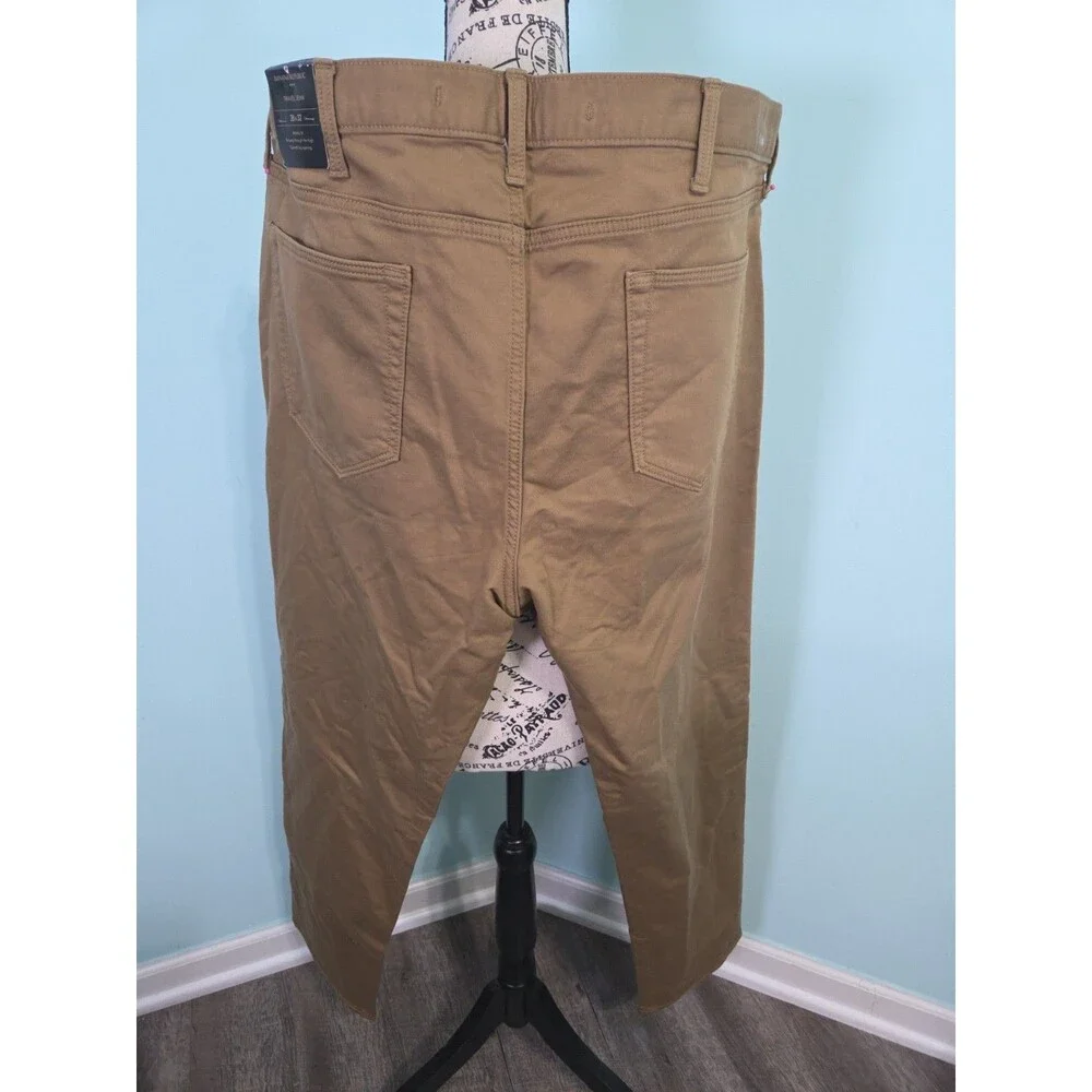 Banana Republic Traveler Jeans Mens 38x32 Tan new with tags Athletic Fit Stretch